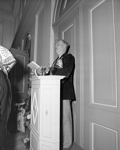 882441 Afbeelding van een toespraak tijdens de ontvangst van de veteranen van het Reconnaissance Regiment van de 49th ...